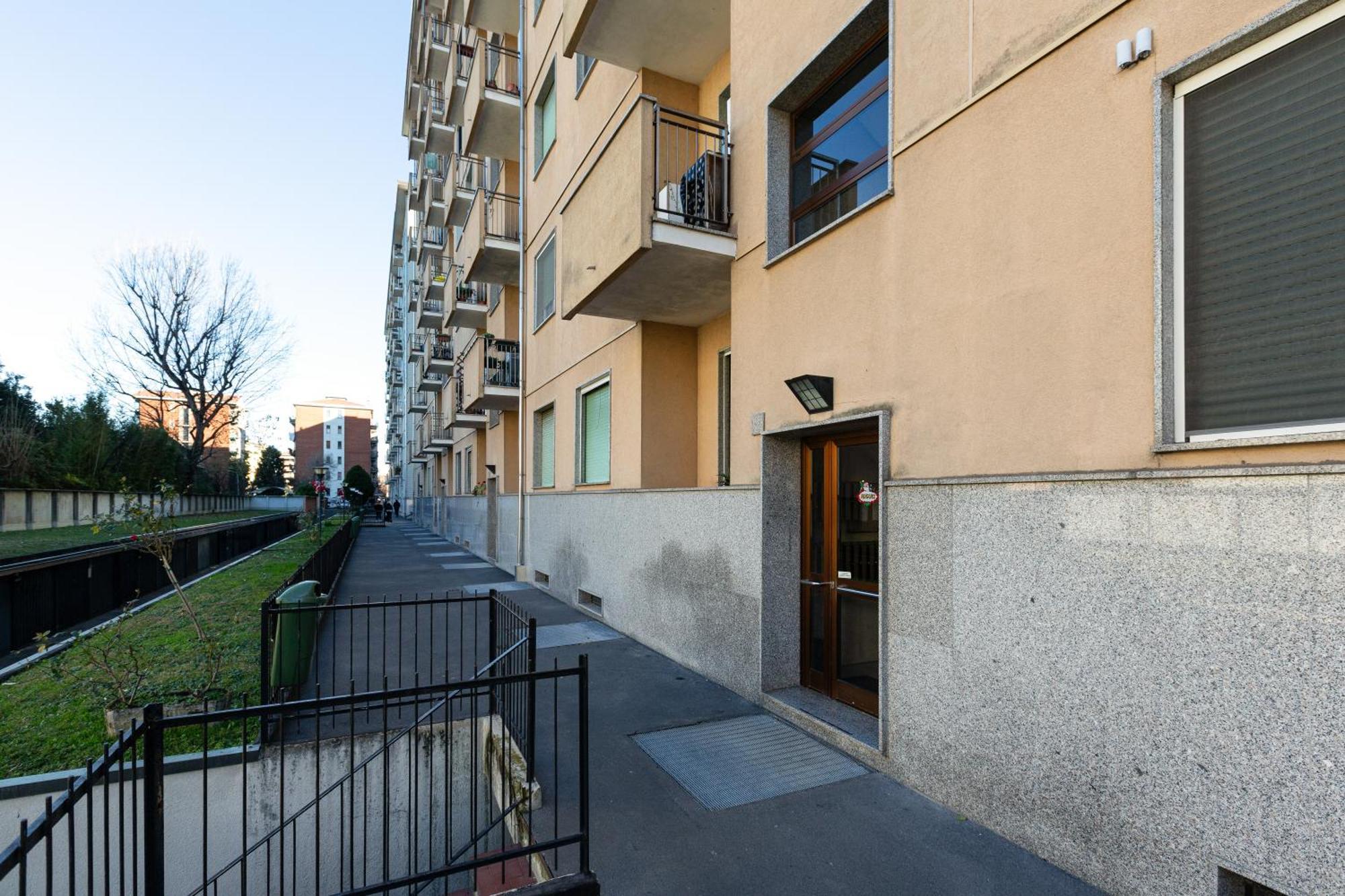 Elegant Milan Apartment In Restocco Area Екстериор снимка